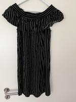 Schwarzes schulterfreies Kleid Pimkie Gr. M Niedersachsen - Wolfsburg Vorschau
