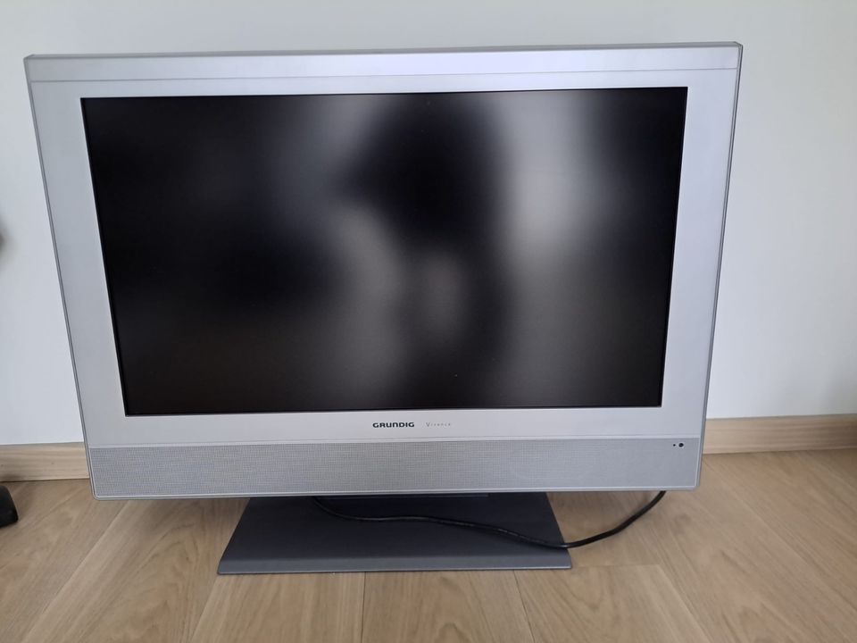 Grundig LCD Flachbildschirm 32 Zoll in Ingelheim am Rhein