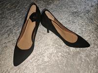 Schöne Pumps schwarz Gr. 37 Velour Wildlederoptik Schleswig-Holstein - Flensburg Vorschau