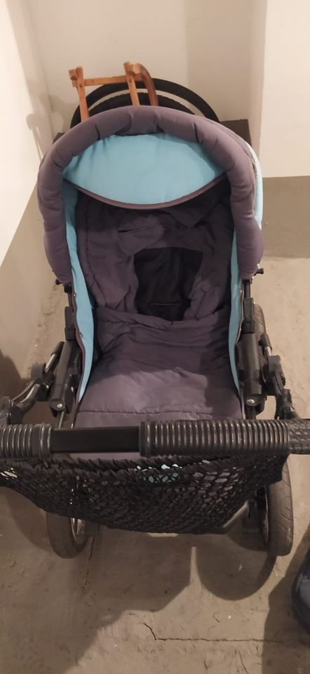 Kinderwagen mit Winterfußsack in Dresden