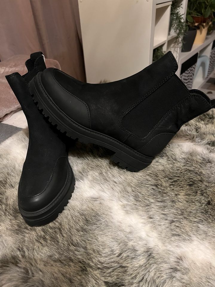 Sansibar Stiefeletten Leder schwarz Gr.38 Neu Stiefel in Rheinland-Pfalz -  Contwig | eBay Kleinanzeigen ist jetzt Kleinanzeigen