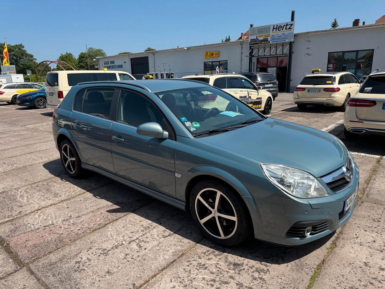 Abbildung des Autos Opel Signum 1.9 CDTI 110…