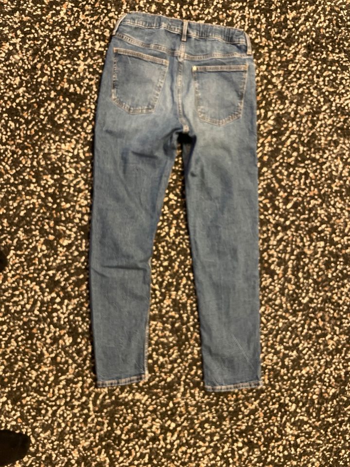 H&M Jeans Slim Fit Baggy Jeans Größe 170 in Rothselberg