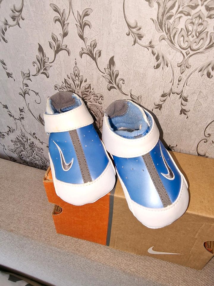 Nike First Softbabyschuhe Gr.17 neu in Hameln