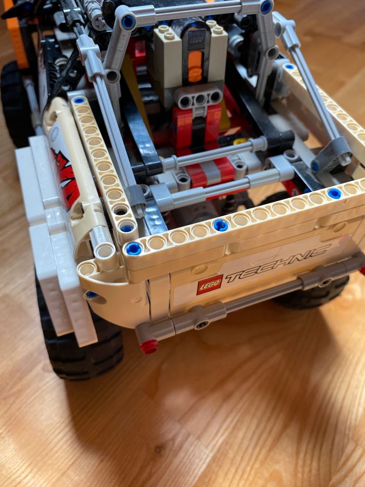 Lego Technik 9398, ferngesteuerter Offroader. in Karlsruhe