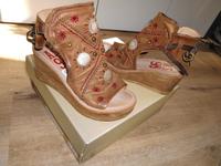 A.S.98 Plateau Sandalen super Edel verziert NP 230€ Niedersachsen - Braunschweig Vorschau