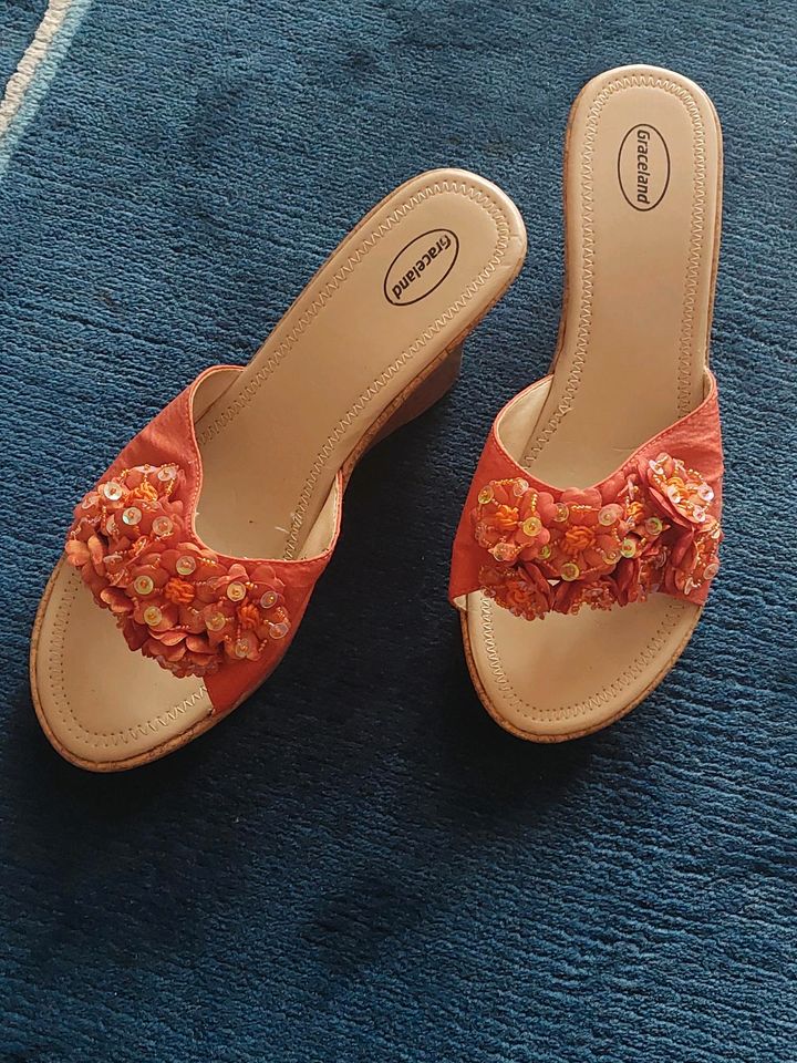 Sommerschuhe orange mit Glitzerpailletten Damen Gr 41 in Bad Schönborn