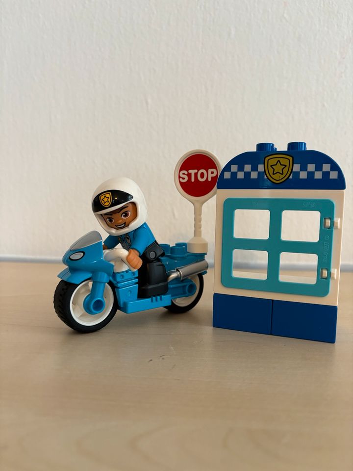 Lego Duplo Polizist in Berlin