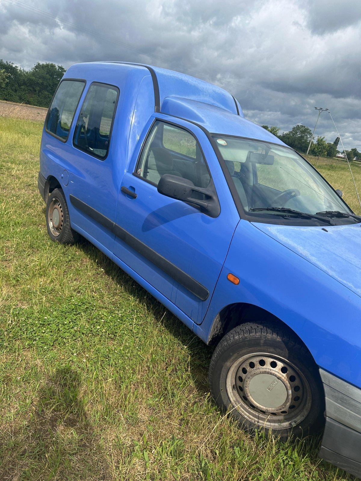 Abbildung des Autos Seat Inca 1997 Der Rentn…