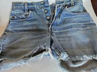 Levi Strauss kurze Damen Jeans Hose Gr W38 mit Fransen Niedersachsen - Wennigsen Vorschau