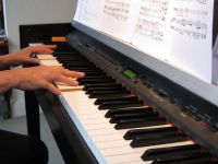 Klavier, Gesang, Gitarre, Notenlehre NEU!  Schlutup´s Musikschule Lübeck - Schlutup Vorschau