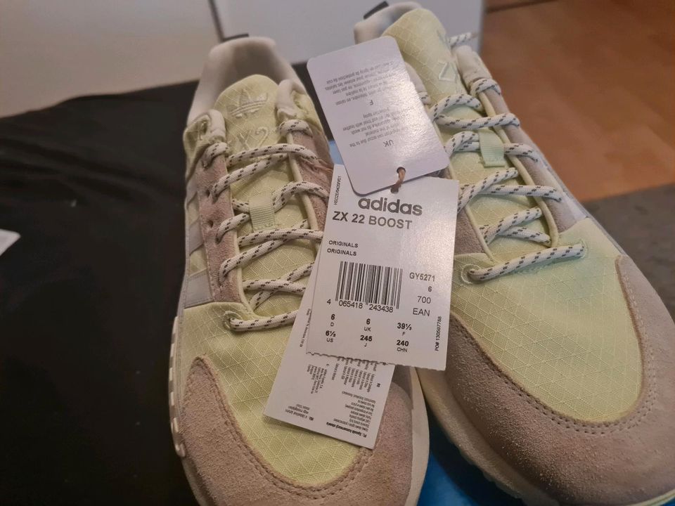 Damen Sneaker von Adidas Größe 39 in Burgdorf