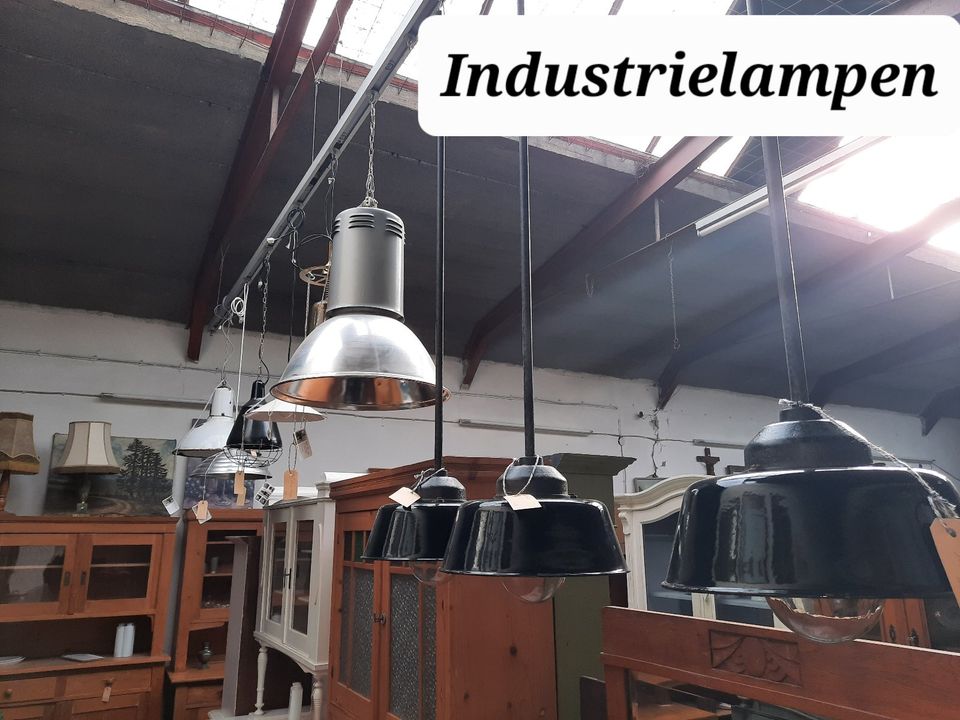 antiker Buffet/Vitrinenschrank + Angebote Vintage, Industriestyle in Rheine