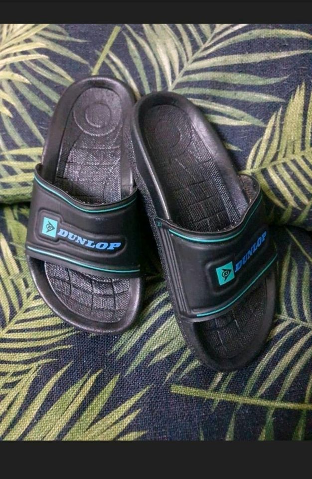 Badeschlappen Badeschuhe Schlappen Dunlop Gr 31 in Bocholt