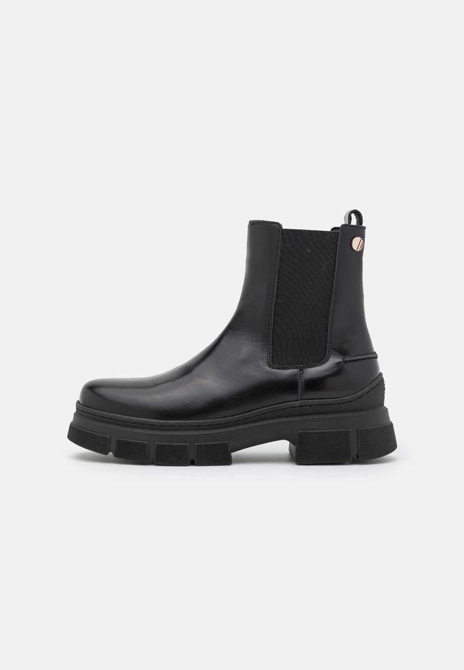 Tommy Hilfiger PREPPY OUTDOOR LOW BOOT - Plateaustiefelette in Krefeld