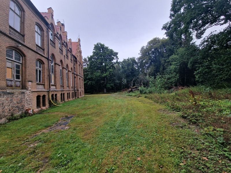 Historisches Schloss in idyllischer Natur bei Güstrow in Gülzow-Prüzen