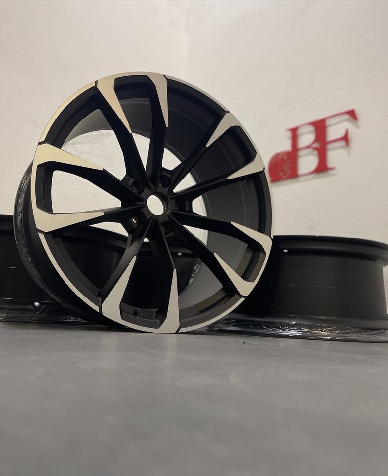 Original Lamborghini Urus 23“ Felgen Schwarz Matt 4ML601025 Räder in Lenting