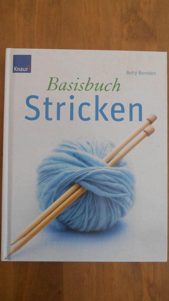 Tolle Strickbücher  Tiere, Kleidung,   Socken  je 5 € in Ilsenburg (Harz)