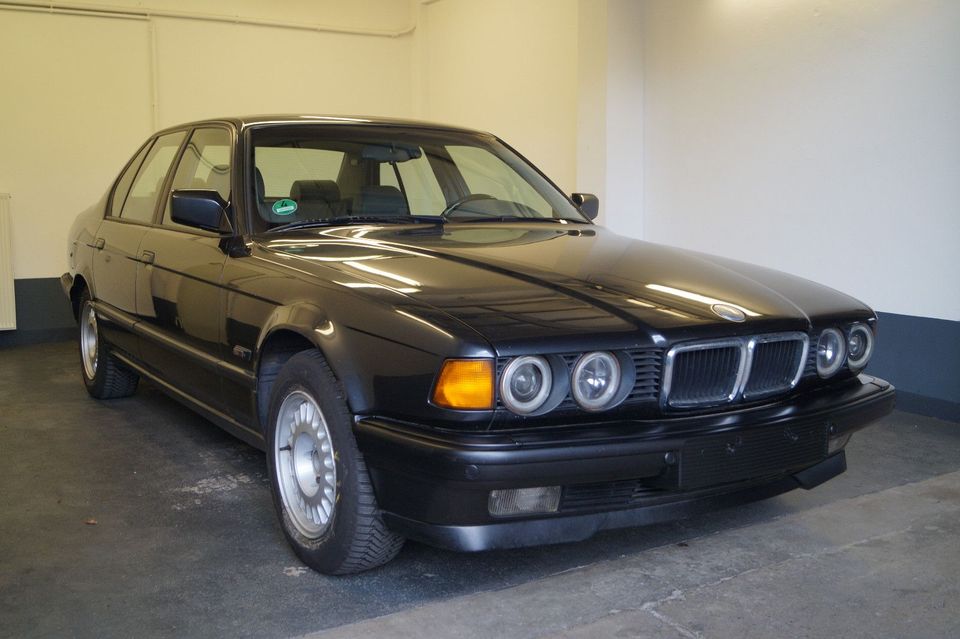 BMW BMW 730i E32/1993/V8/LEDER/TÜV MAI-2025! in Erwitte