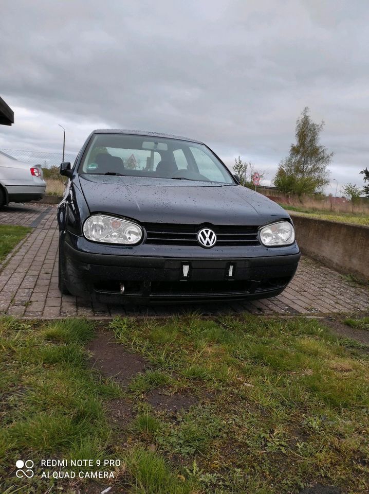 Volkswagen Golf 4 **MOTORSCHADEN** Ersatzteile Spender in Schwichtenberg