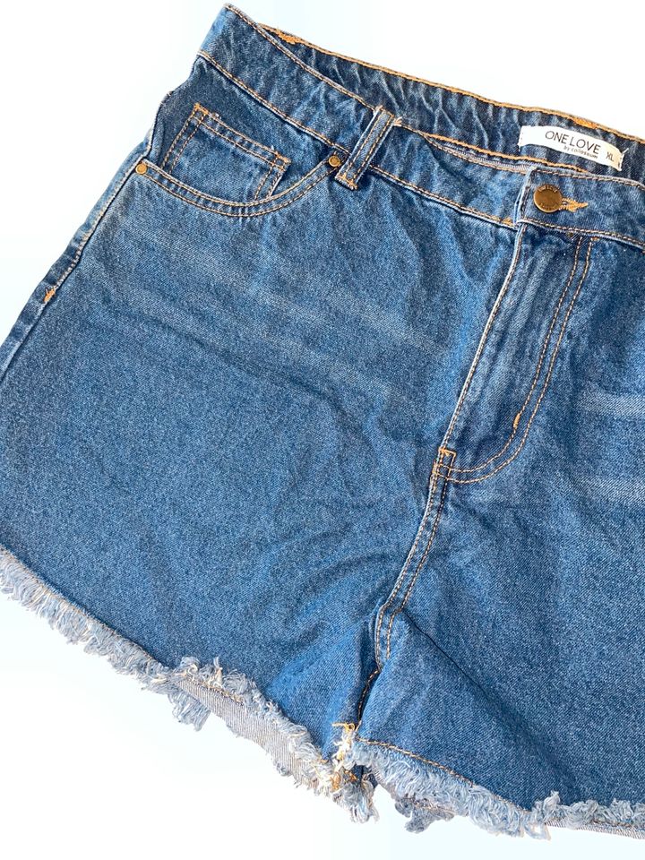 Damen Shorts Größe XL, Grösse 44, kurze Jeans Hose, MOM FIT in Bochum