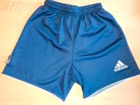 Adidas Sporthose kurz dunkelblau Gr. 140 Köln - Rath-Heumar Vorschau