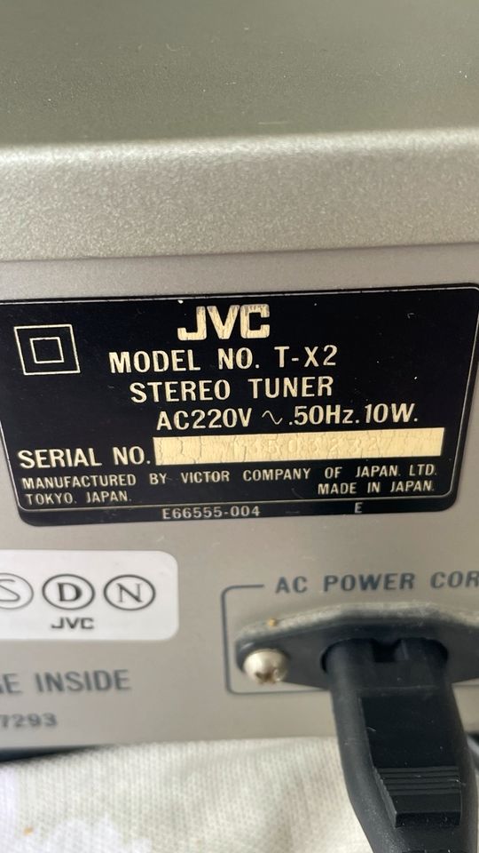 JVC A-X1 Super-A Verstärker mit Tuner JVC FM/AM Tuner T-X2 in Salach