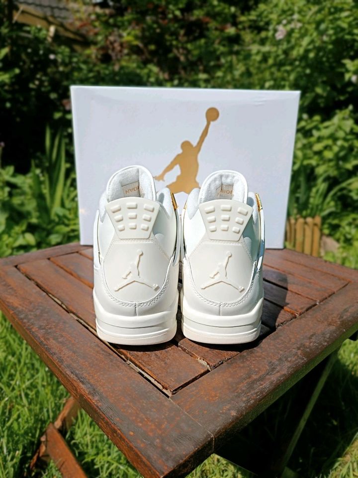 Jordan 4 Metallic Gold in Bremen