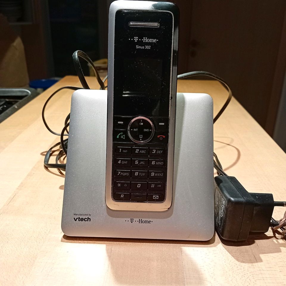 Sinus Telefon mit Ladestation in Loßburg