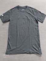 Nike Gr. 147 158 schwarz T-Shirt Shirt LGG Niedersachsen - Celle Vorschau