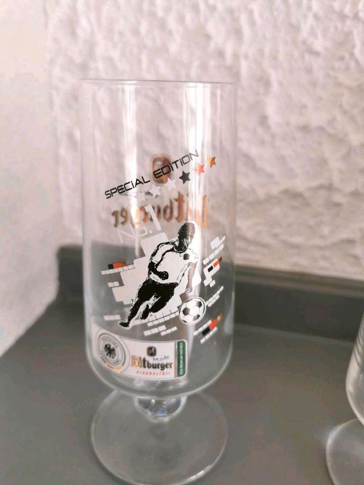 Bitburger Gläser mit Sammelsurium in Wallerfangen