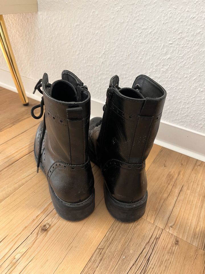 Stiefel schwarz in Göppingen