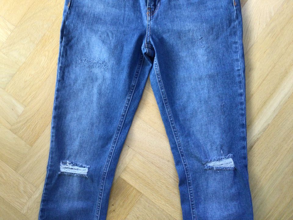 Neue Skinny Mid Waist Destroyed Jeans von NA-KD Größe 40 in Hamburg