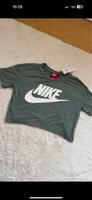 Nike crop top tshirt grün weiß Neu XS Bayern - Regensburg Vorschau