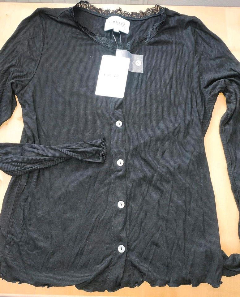 Damen Jacke Cardigan schwarz neu mit Etikett ungetragen Größe 36 in Freising