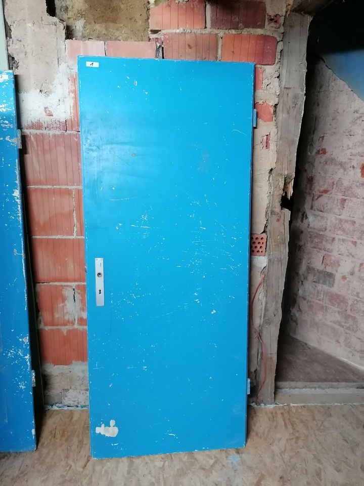 Alte Tür, Türblatt, blau, ohne Zarge, Deko in Leuchtenberg