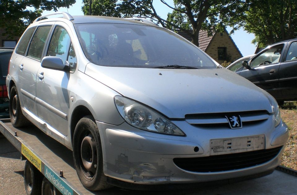 Peugeot 307 Instrumente Display Cockpit Heizung Bedienung Tacho in Hamburg