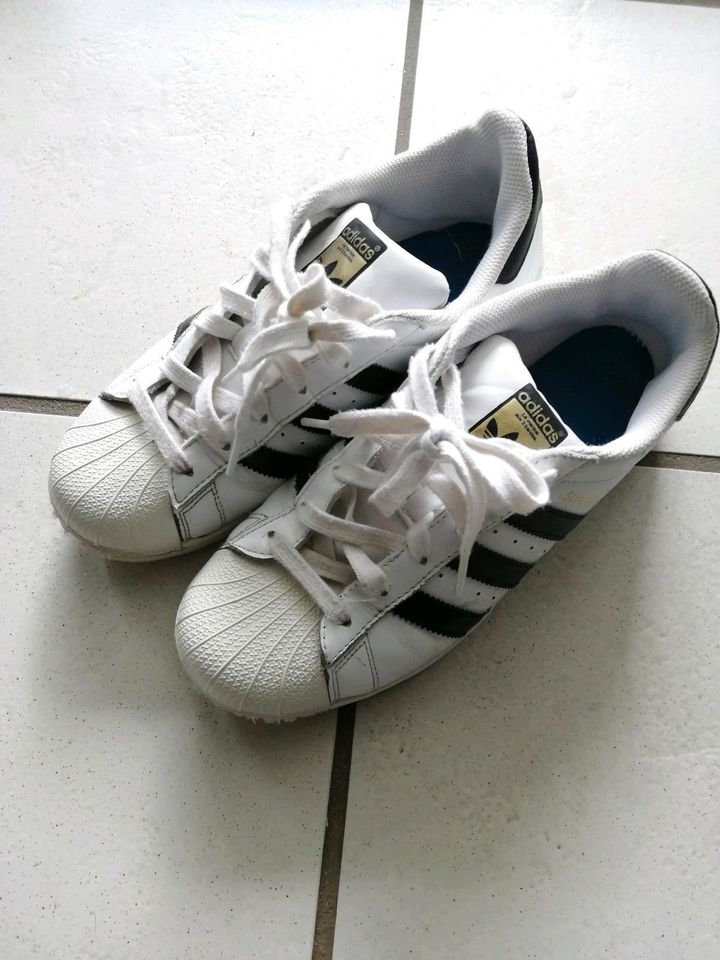 Turnschuhe adidas Superstar Sports Turn Schuhe weiß schwarz Sport in  Rheinland-Pfalz - Worms | eBay Kleinanzeigen ist jetzt Kleinanzeigen