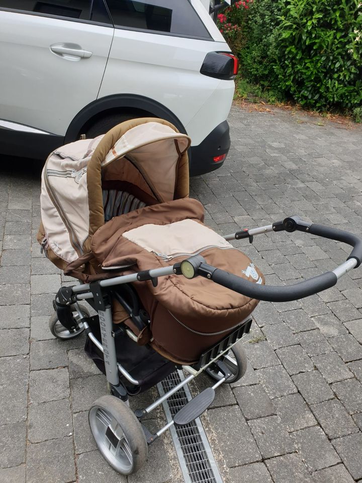 Kinderwagen/Buggy mit Babyschale in Heiligenmoschel