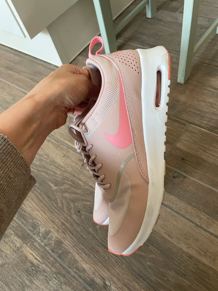 Nike Thea Air Max Pink Oxford/Bright Melon/White Gr. 41 in  Nordrhein-Westfalen - Velbert | eBay Kleinanzeigen ist jetzt Kleinanzeigen