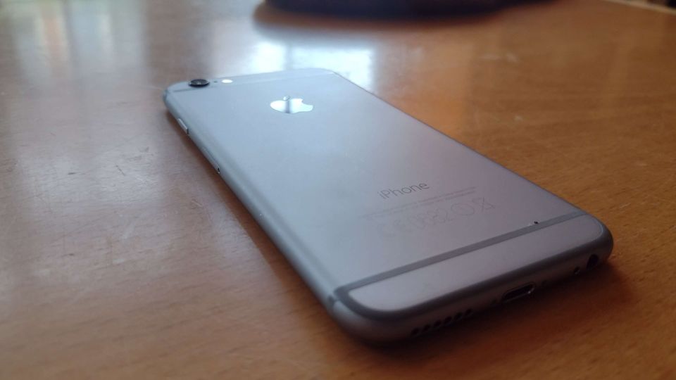 iPhone 6 - Silber - DEFEKT in Bernau