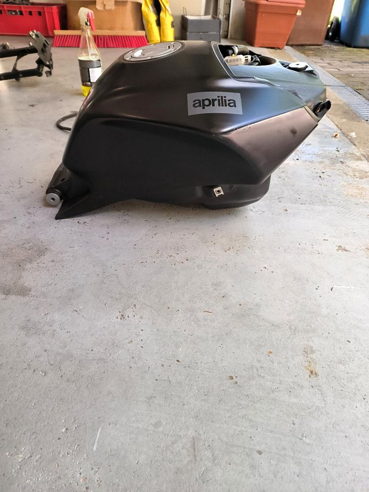 Aprilia rs4 125 Tank Tankverkleidung Benzinpumpe in Deggendorf