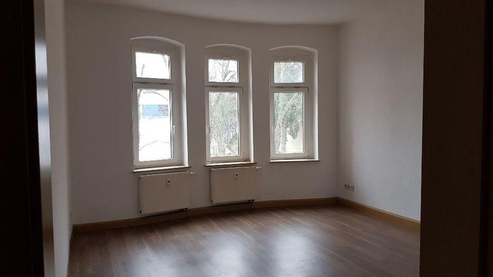 Schöne 3-Zimmer Wohnung im 1.OG in Haus mit großem Garten in Limbach-Oberfrohna