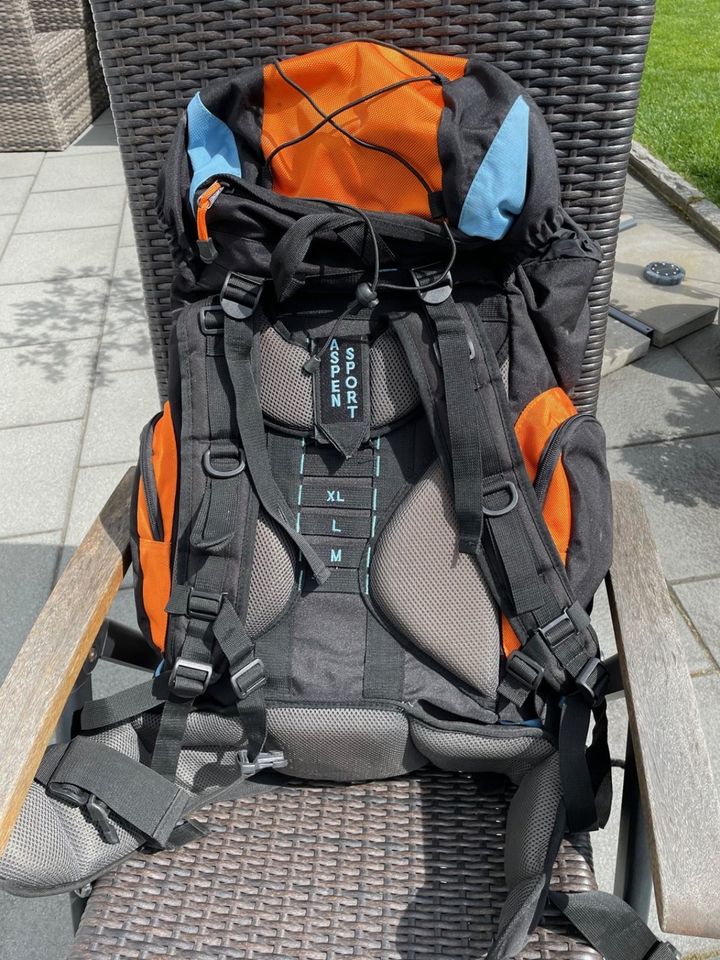 Rucksack "Long March 70 Aspen Sport" u. Regenschutz "Deuter" in Rottenburg am Neckar