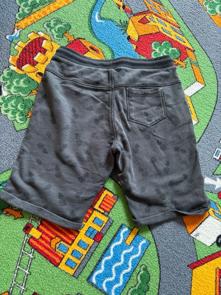 WE Fashion ❤️ Sweatshorts ❤️ Gr. 146 ❤️ kurze Hose in Kraftsdorf