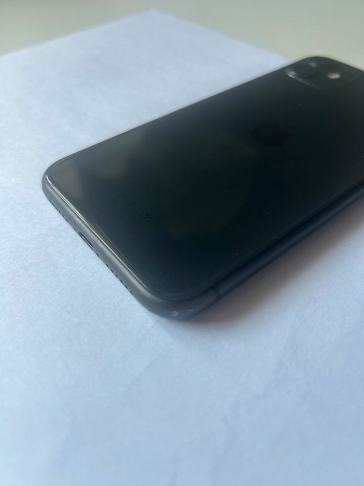 iPhone 11 | Akku 79% | 64gb | 2 Jahre alt in Augsburg