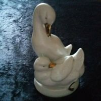 alte Porzellan Figur 2 Enten auf Sockel weiss / gold alte Marke ! Niedersachsen - Hoya Vorschau