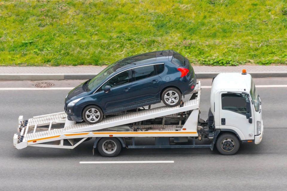 Fahrzeug Transport Überführung rote Nummer Kennzeichen in Düsseldorf