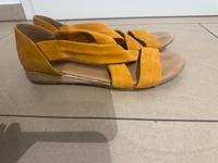 Sandale espandrille Like gelb Office Leder kleiner Keilabsatz  41 Nordrhein-Westfalen - Mönchengladbach Vorschau