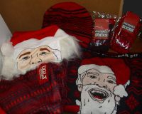 PewDiePie Christmas Jumpsuit, Pullover, Socken und Mütze Hamburg-Mitte - Hamburg Horn Vorschau